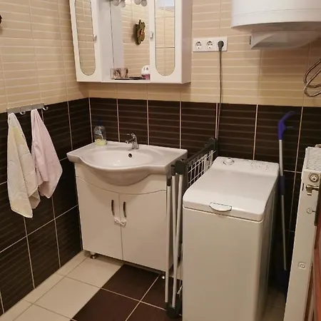 Maria Vendeghaz Apartman *