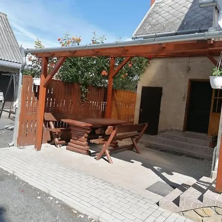 Apartman Maria Vendeghaz Lesenceistvand